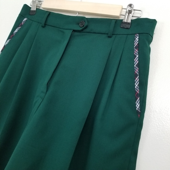 Vintage Burberry 80s Green High Waisted Pleated Shorts - Picture 3 of 13